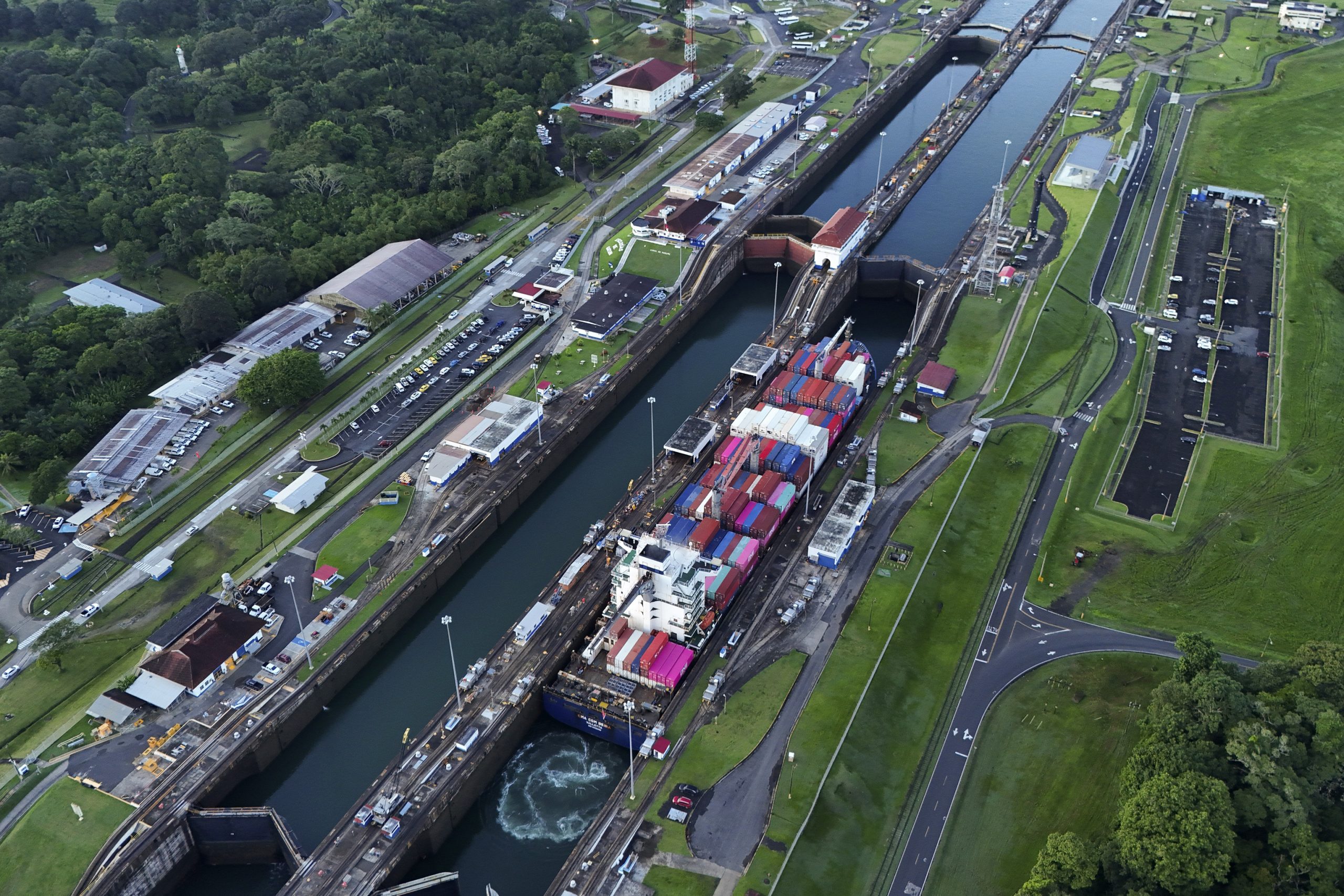 Trump amenaza con exigir la devolución del Canal de Panamá por el precio de las tarifas