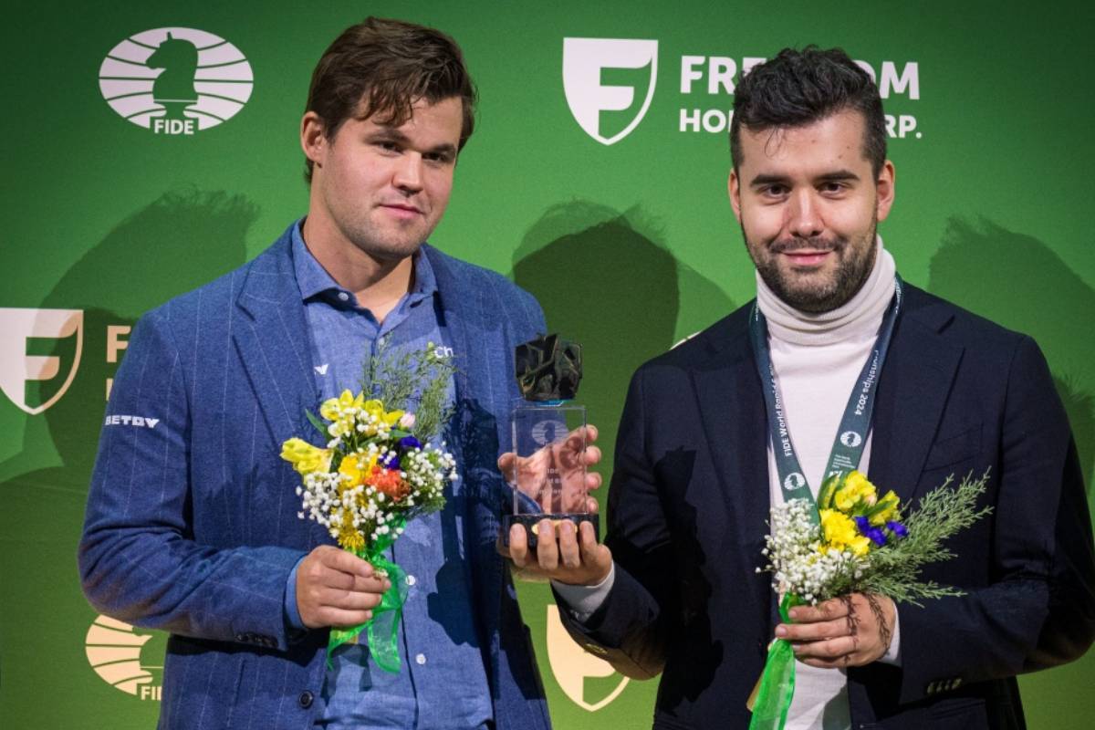 La última polémica de Carlsen: el Mundial de Ajedrez más controvertido del siglo termina con la corona partida